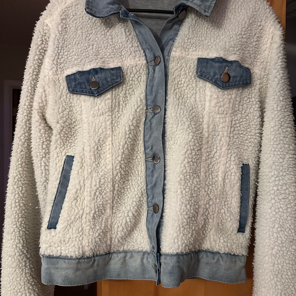 Stylish Sherpa and Denim Women's Jacket
